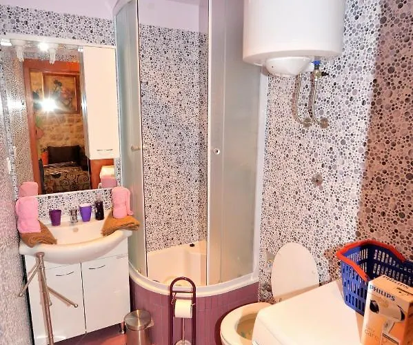 Charming Stone In The Heart Of Lägenhet *