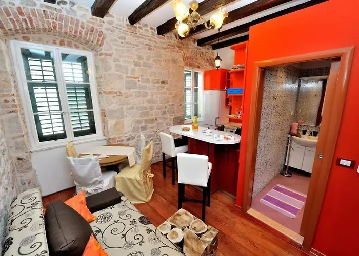 Lägenhet Charming Stone In The Heart Of